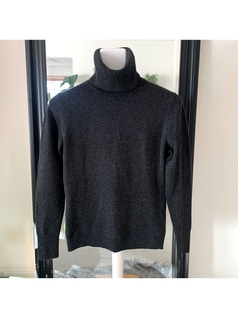 LAFAYETTE 148 New York Cashmere Sweater